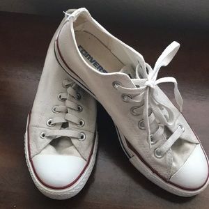 Creamy white Converse
